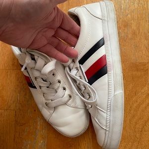 🇺🇸 Tommy Hilfiger Leather Classic Tennis Shoes Size 7 Great condition! 🇺🇸